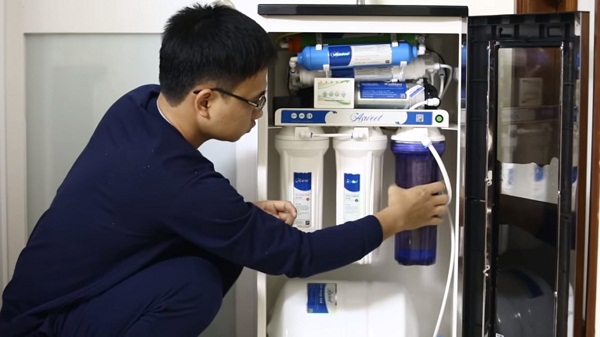 Máy lọc nước bị e khí là gì?