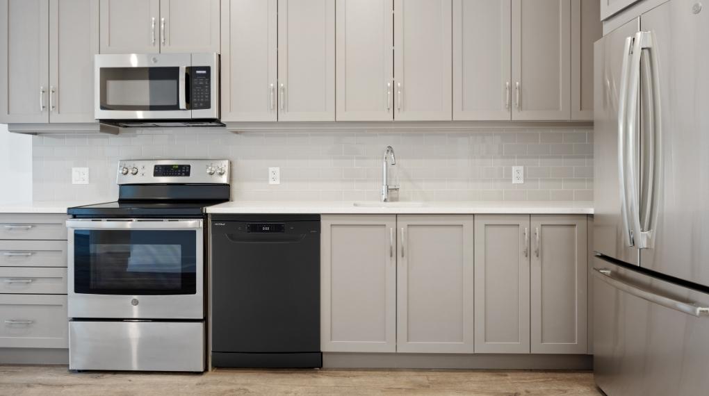 Máy rửa chén độc lập Hafele HDW-F602EB (538.21.360) sở hữu nhiều ưu điểm nổi bật, giúp tiết kiệm thời gian rửa chén bát cho người dùng