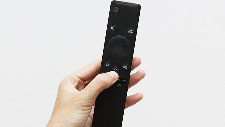 Nhấn nút Home trên remote