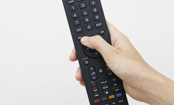 Nhấn nút menu trên remote