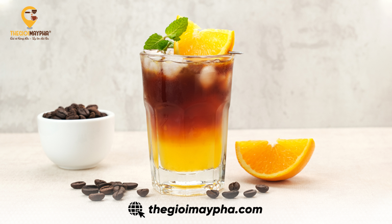 pha đồ uống cùng mấy pha cà phê