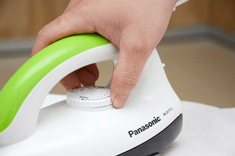 Bàn ủi khô Panasonic PABU-NI-317TXRA Bàn ủi khô Panasonic PABU-NI-317TXRA 1000W Bàn ủi khô Panasonic PABU-NI-317TXRA