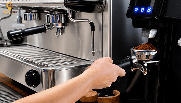 Công thức cafe dừa đang được nhiều quán biến tấu như thế nào?