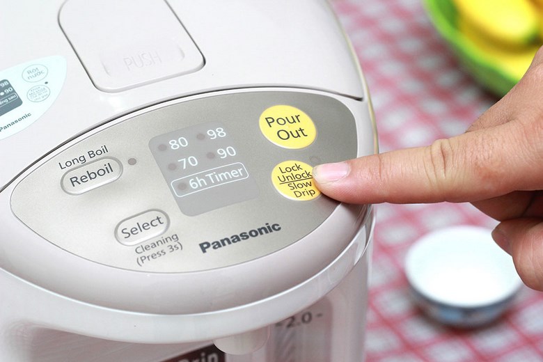 Bình thủy điện Panasonic NC-EG3000CSY 3 lít Khóa an toàn kích hoạt khi bạn muốn khóa vòi nước