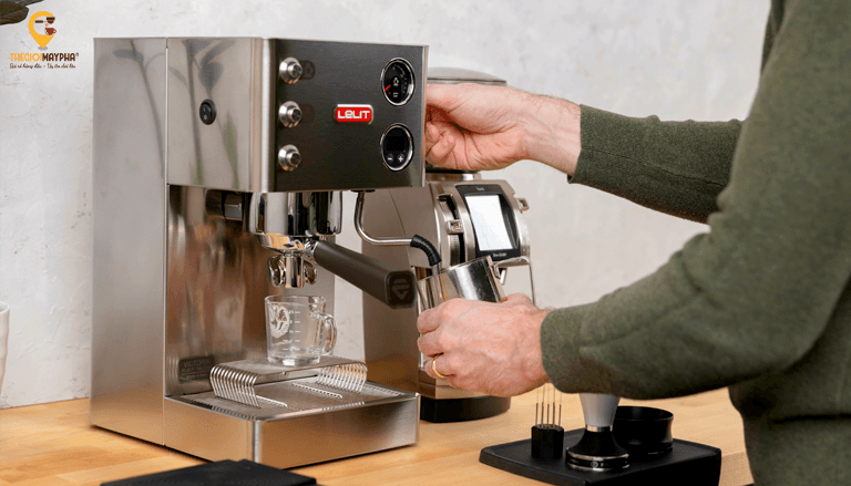 Ưu nhược điểm của các dòng máy pha cà phê mini: Có nên đầu tư hay không?