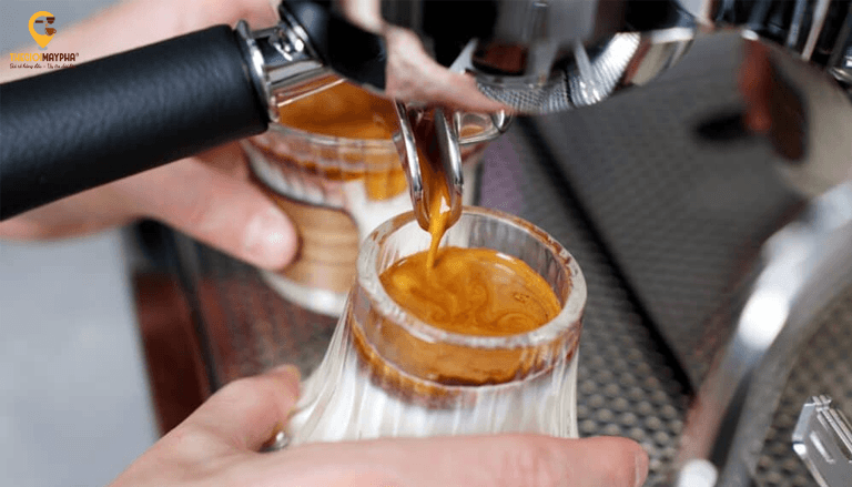 Công thức dirty coffee chuẩn vị cafe hiện đại: Bí quyết tạo nên ly cà phê phân tầng hoàn hảo