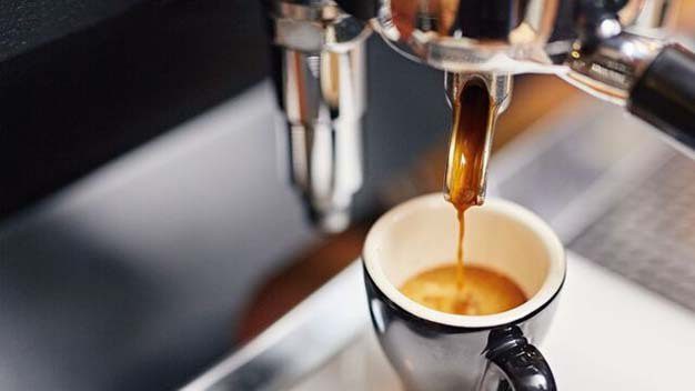 Một tách cà phê espresso siêu mạnh, siêu đậm đặc, siêu caffeine và siêu hương vị.
