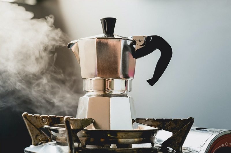 pha-espresso-khong-can-may-voi-binh-Moka-pot