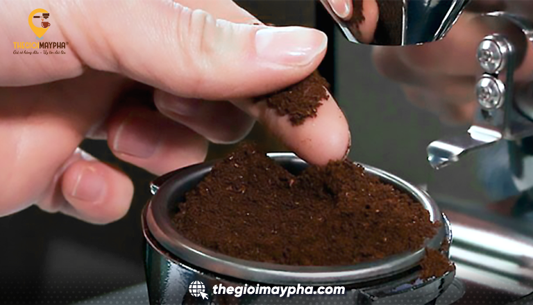 Cách pha cà phê máy: tỷ lệ, thao tác kỹ thuật cho người mới