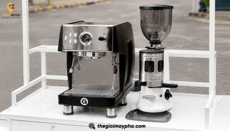 Những dòng máy pha cà phê phù hợp để bán cafe take away hiện nay