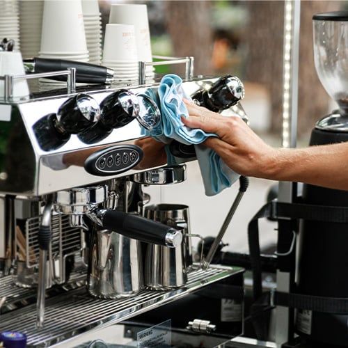 Máy pha cà phê gia đình có vòi đánh sữa có dễ dùng và đáng mua?