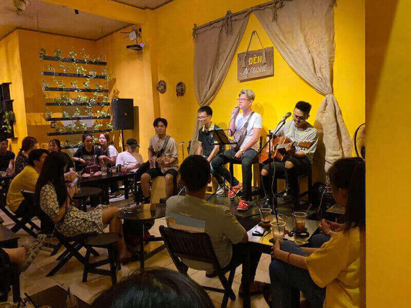 Đồ uống đóng góp phần quan trọng trong thành công của một quán cà phê, cho dù là acoustic hay là nhạc phát loa bình thường