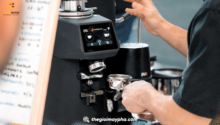 Máy pha cà phê 2 group cho quán đông khách: Kinh nghiệm chọn mua hiệu quả