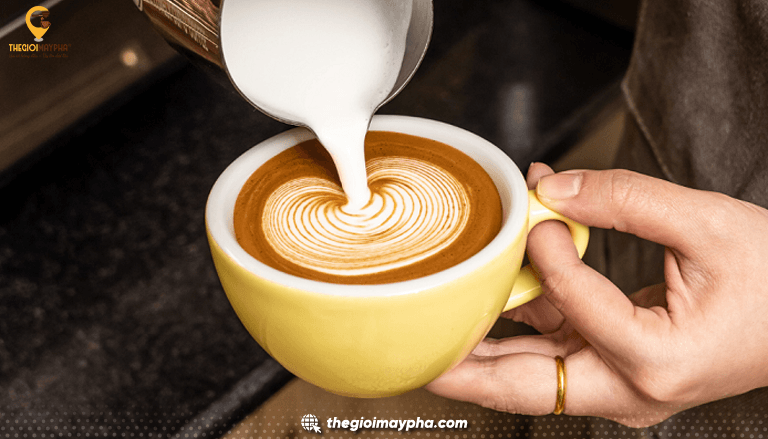 Máy xay cà phê ảnh hưởng thế nào đến vị latte? Những điều nhiều người thường bỏ qua