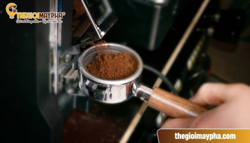 Máy xay cà phê mini chỉnh độ mịn espresso có đáp ứng tốt nhu cầu pha máy không?