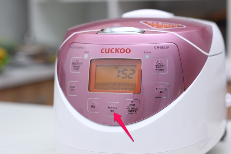 Nồi cơm điện tử Cuckoo 1 lít CR-0631F/IVPIVNCV Bấm nút “Menu”chọn chế độ nấu phù hợp với nhu cầu của bạn