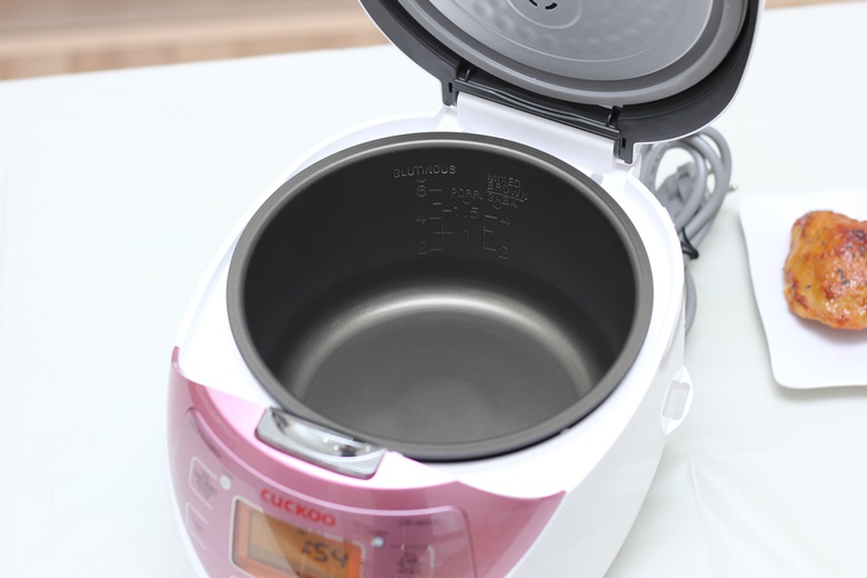 Nồi cơm điện tử Cuckoo 1 lít CR-0631F/IVPIVNCV Lòng nồi gang phủ chống dính dễ vệ sinh