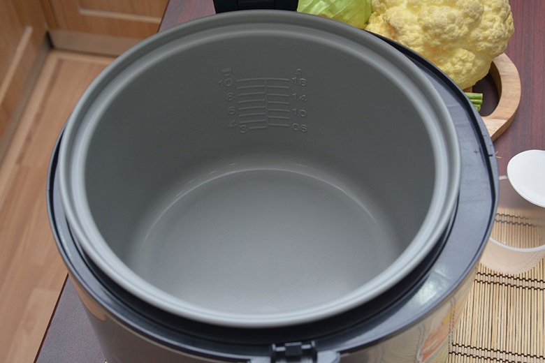 Nồi cơm nắp gài Sharp KS-NR191STV – Lòng nồi tráng men chống dính siêu bền