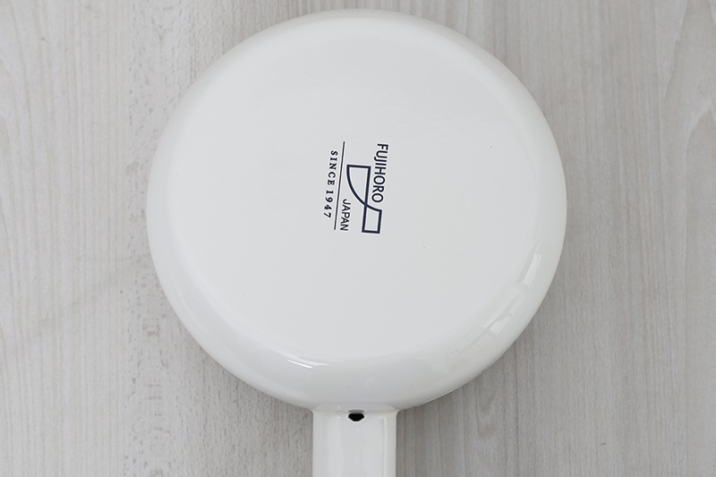 Nồi tráng men đáy từ cao cấp 16 cm Fujihoro MCPV-16S Nồi tráng men đáy từ cao cấp 16 cm Fujihoro MCPV-16S