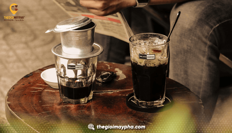 Phân biệt vị cà phê pha máy và cà phê pha phin: Mùi vị, hương thơm, cách dùng