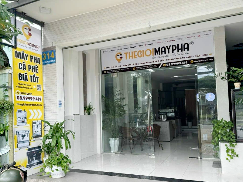 Trải nghiệm thực tế tại showroom Thế Giới Máy Pha ở Đà Nẵng