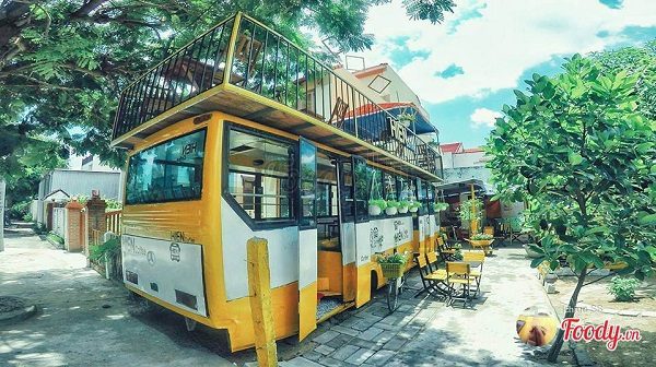 xe-cafe-mang-di-co-cho-ngoi-ben-trong