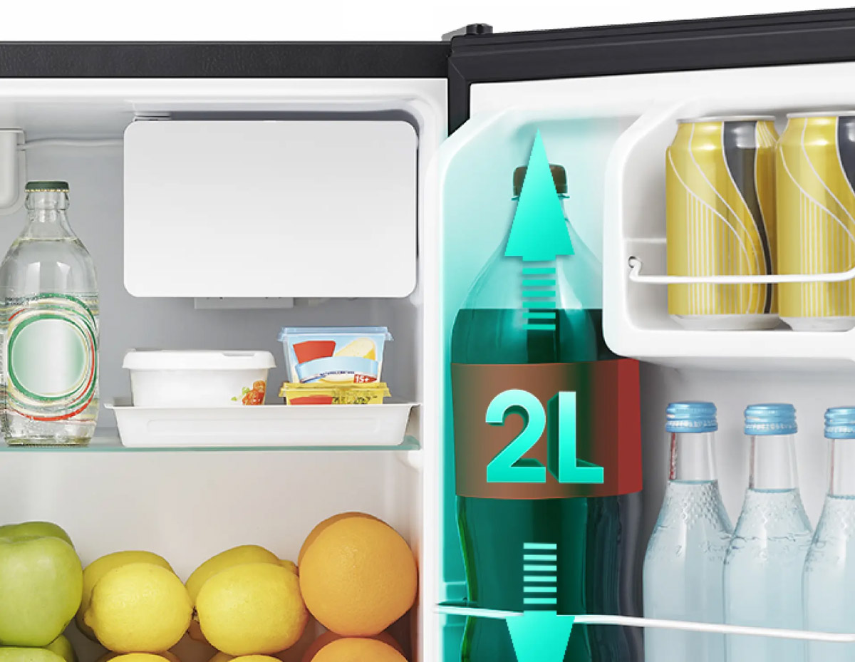 Tủ lạnh Hisense 45 Lít HR05DB Khay cửa tủ lớn, có thể lưu trữ cả chai nước 2L