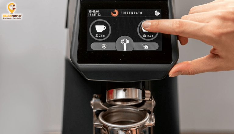 Máy xay cà phê ảnh hưởng gì đến tốc độ phục vụ quán?
